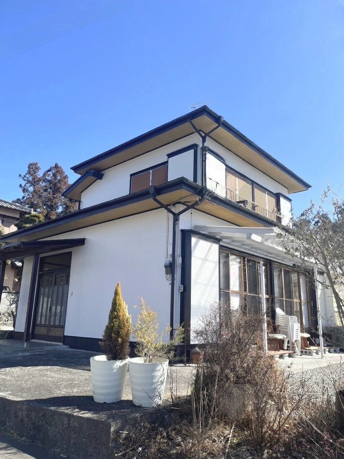 Haku の建物を正面から見たところ
